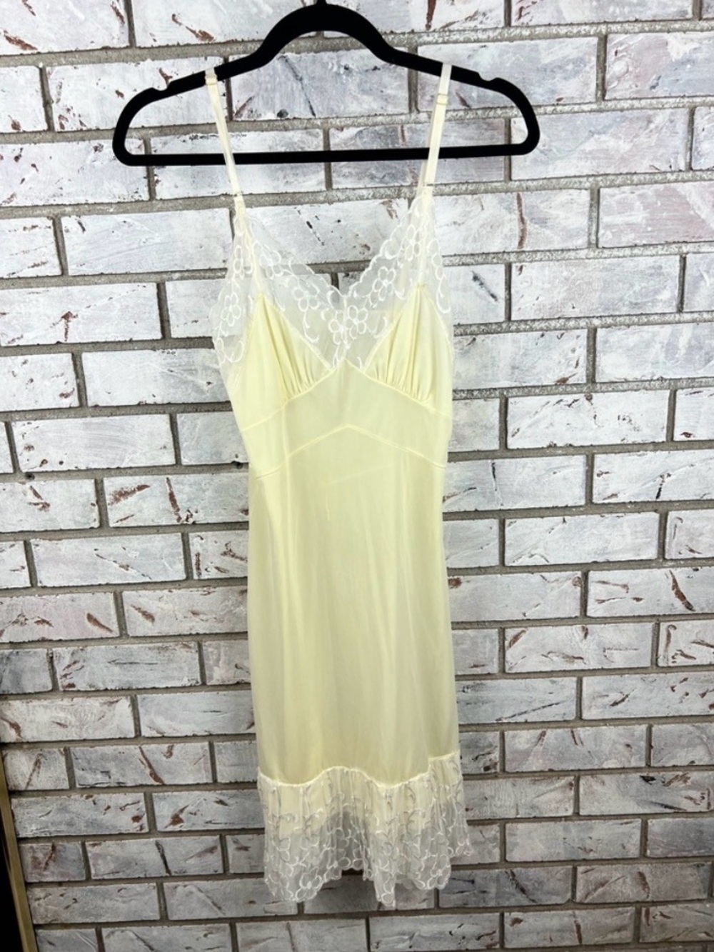 Vintage | Banana Cream Pie Colored Lace Slip